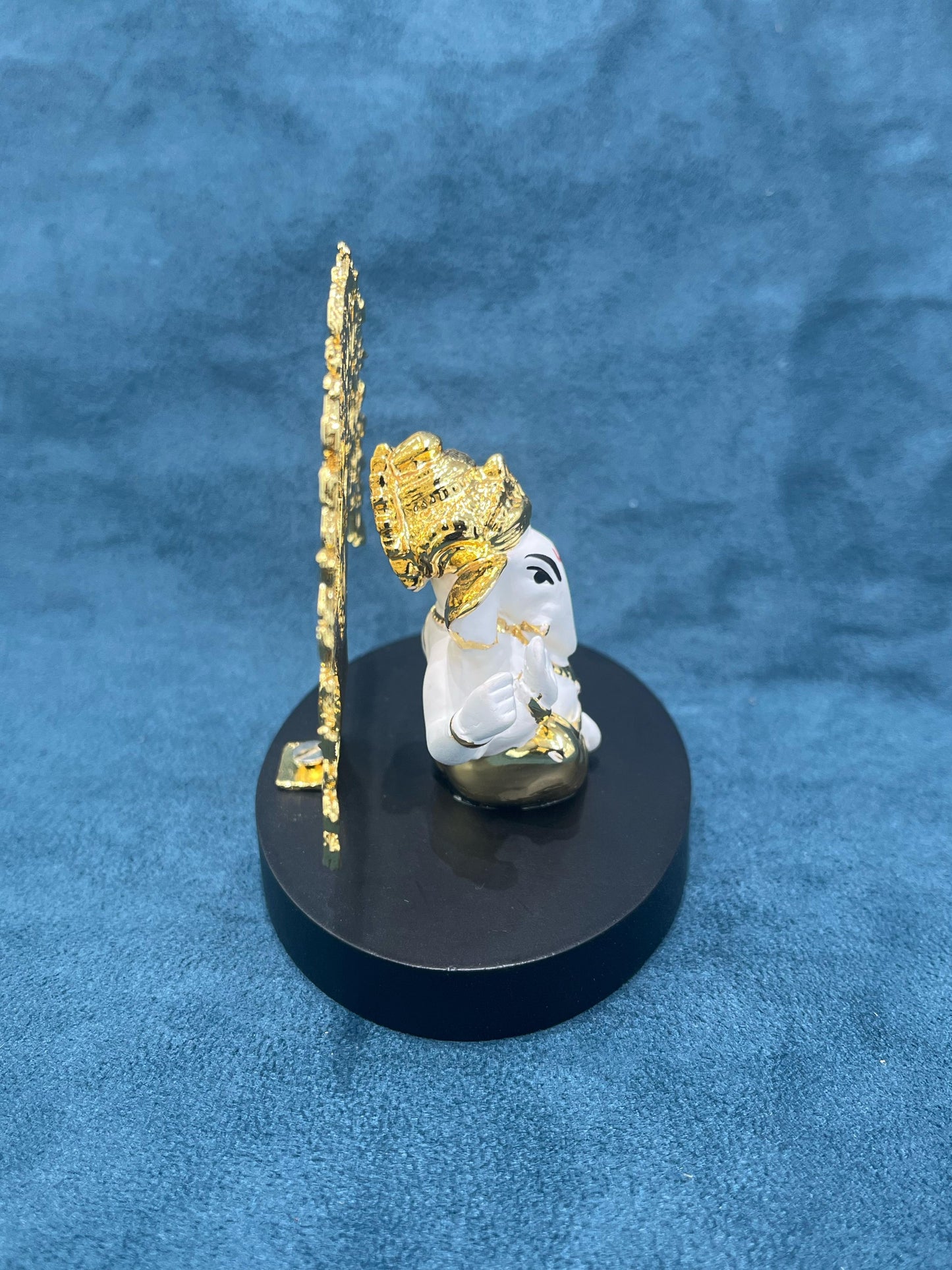 Ganesha Idol with Kalpvriksha