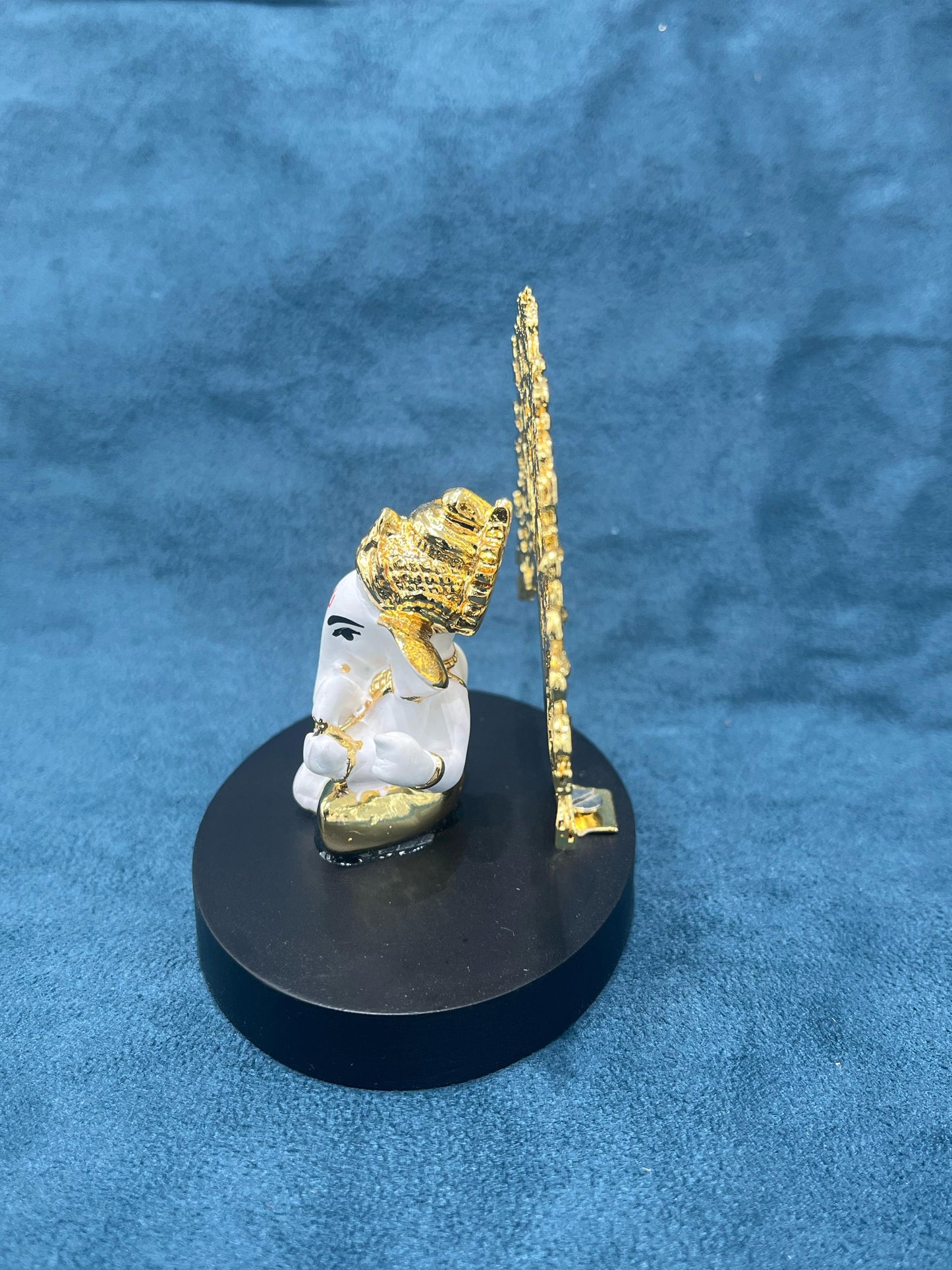 Ganesha Idol with Kalpvriksha