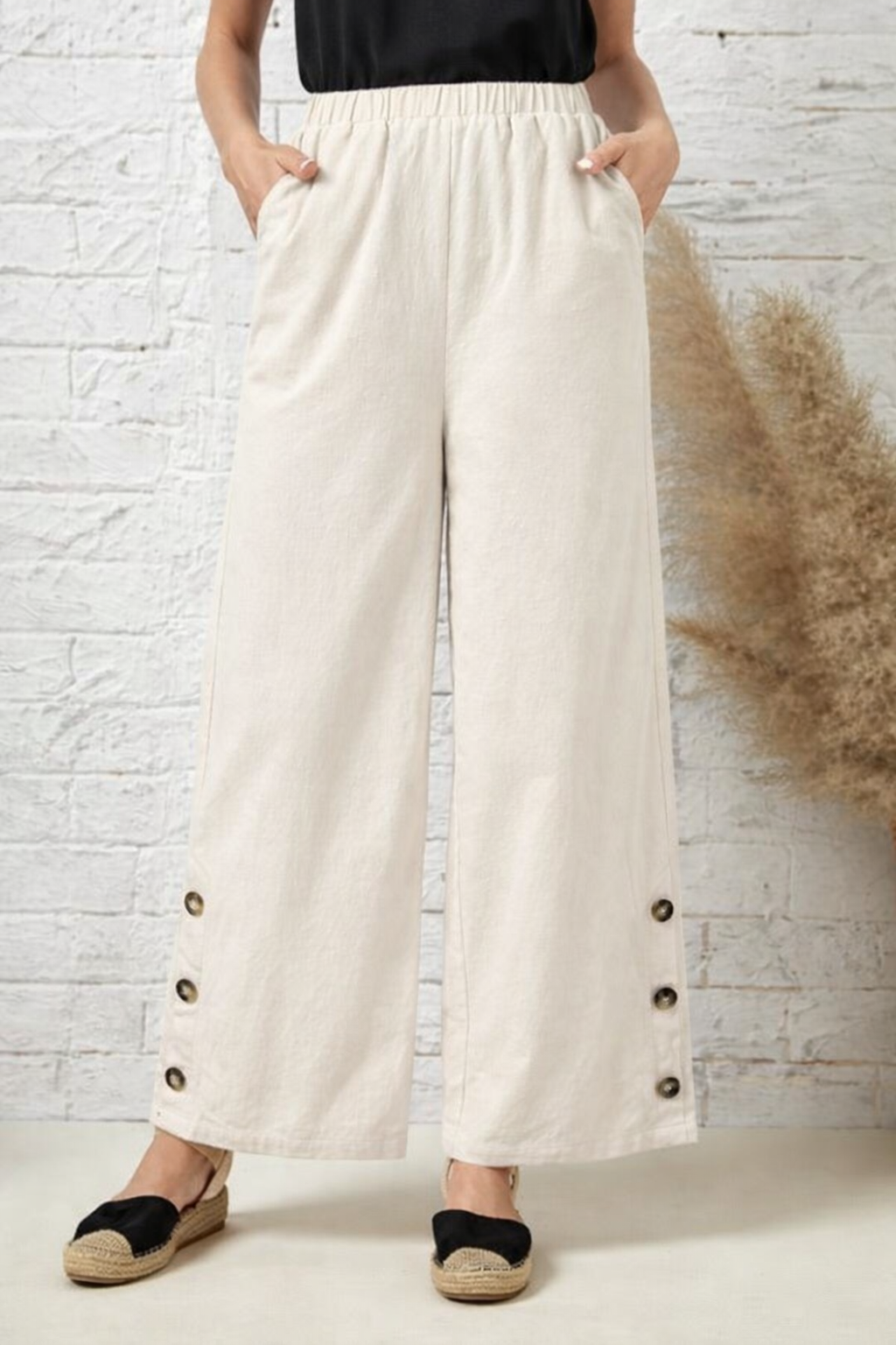 Mudita Vastram Women's Bottoms