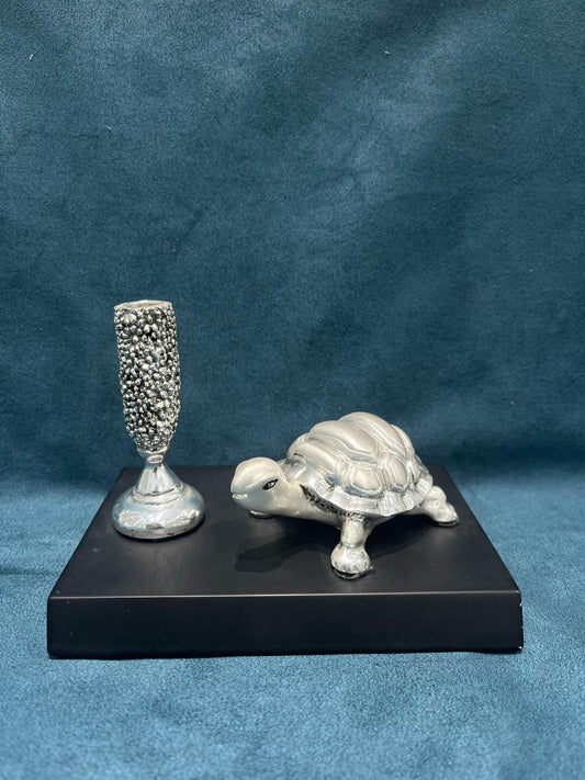999 Electroplated Silver on Polyresin - Tortoise Penstand (Silver with Emry Finish)